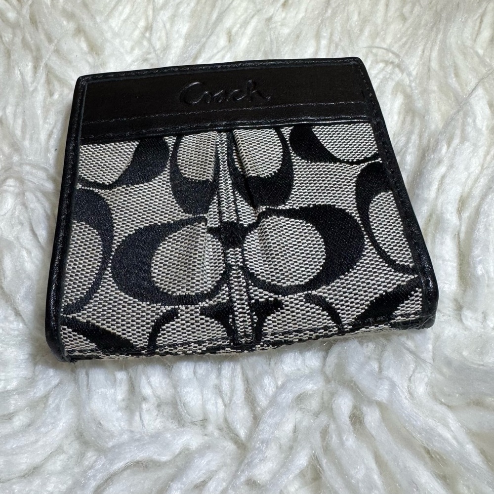 Coach Signature Bifold Wallet – Black & Ivory
